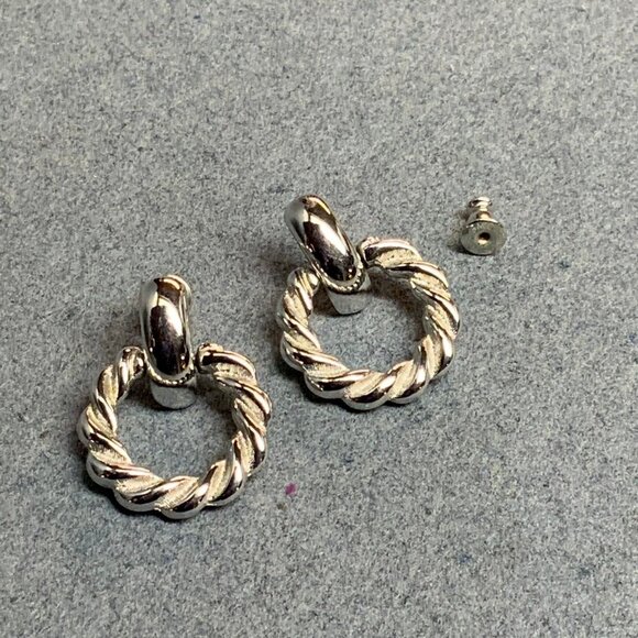 Monet Hoop Knocker Earrings Pierced Silver Twisted Shiny Texture Retro Vintage - Picture 2 of 4